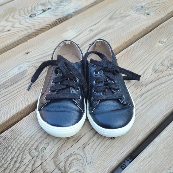 Sz T6 Sneakers - Picture 2 of 5